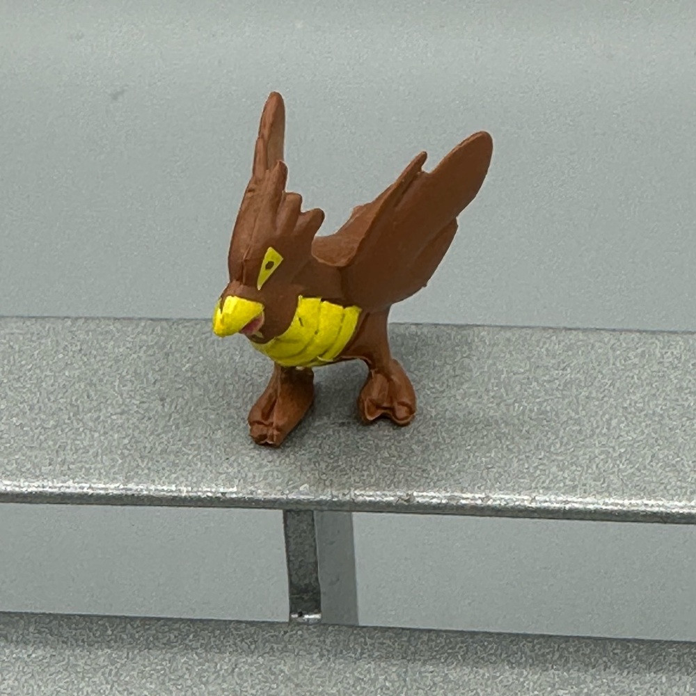 Pokemon Mini Vinyl R/L Gumball Miniature Size Pidgey Action Figure